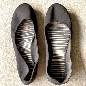 STINKY BALLET FLATS WITH FOOT FUNK